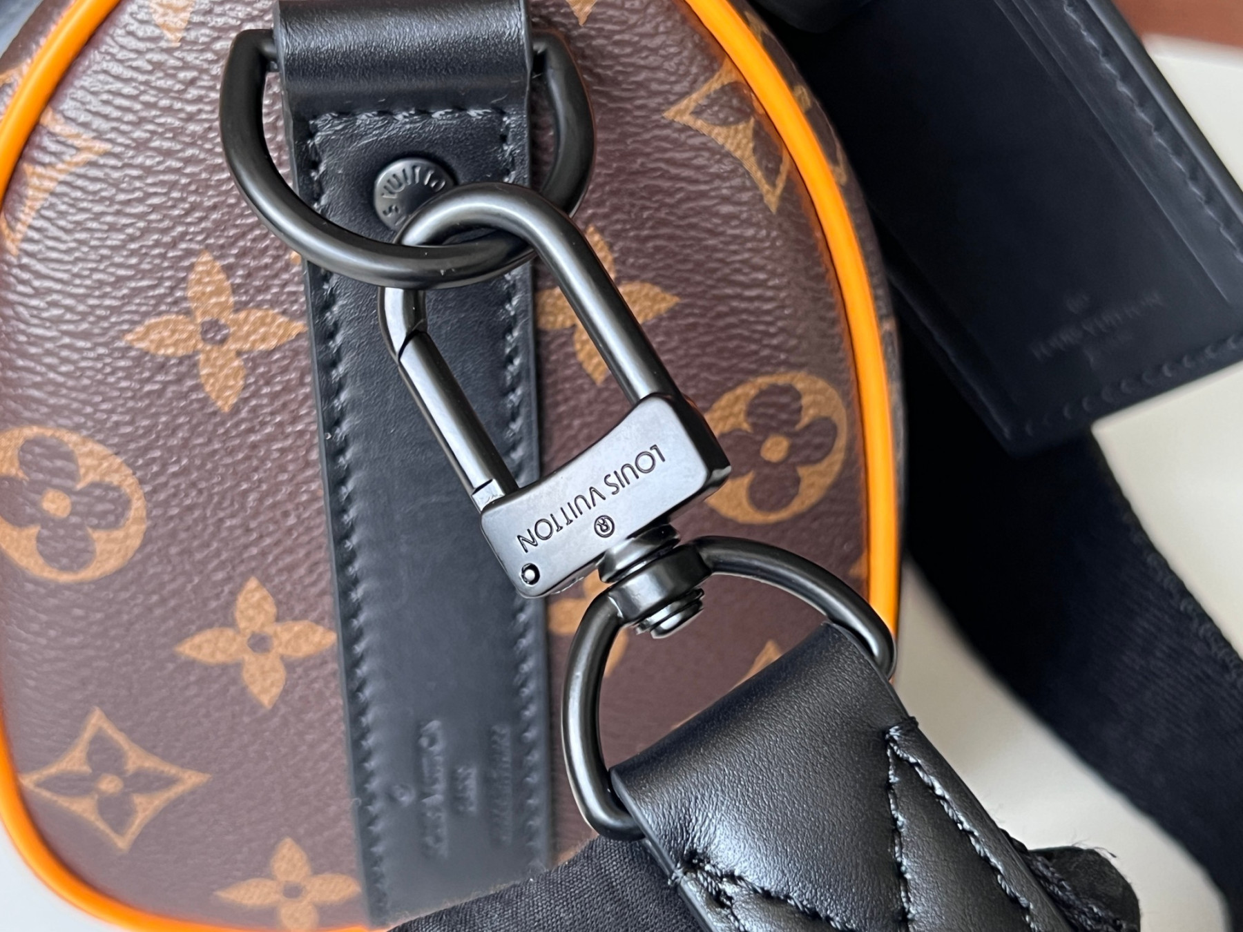 L0vis Vvtt0n Keepall Bandoulière 25 M46687 9.8 x 5.9 x 4.3 inches