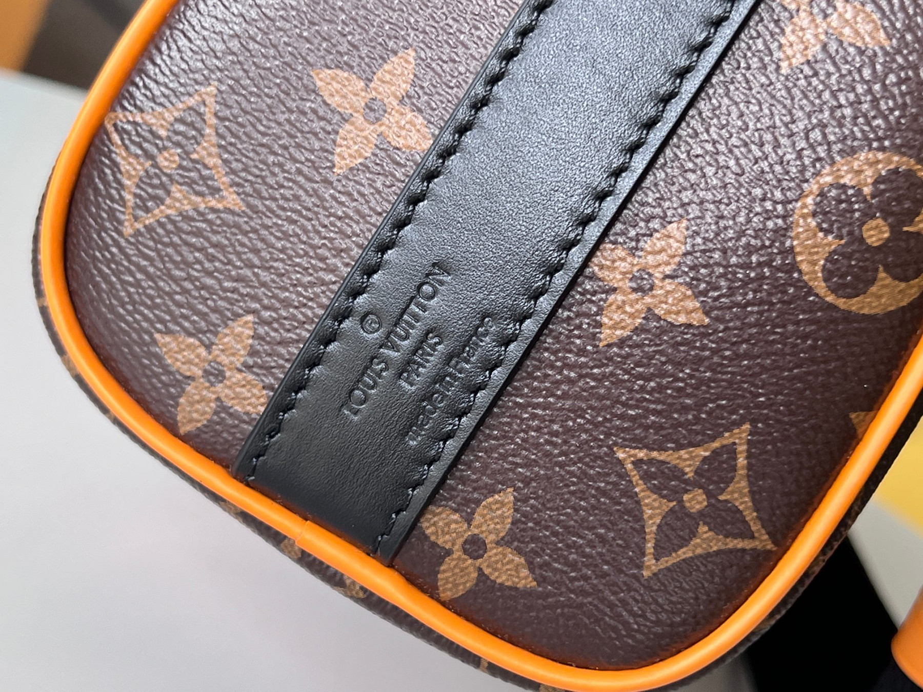 L0vis Vvtt0n Keepall Bandoulière 25 M46687 9.8 x 5.9 x 4.3 inches