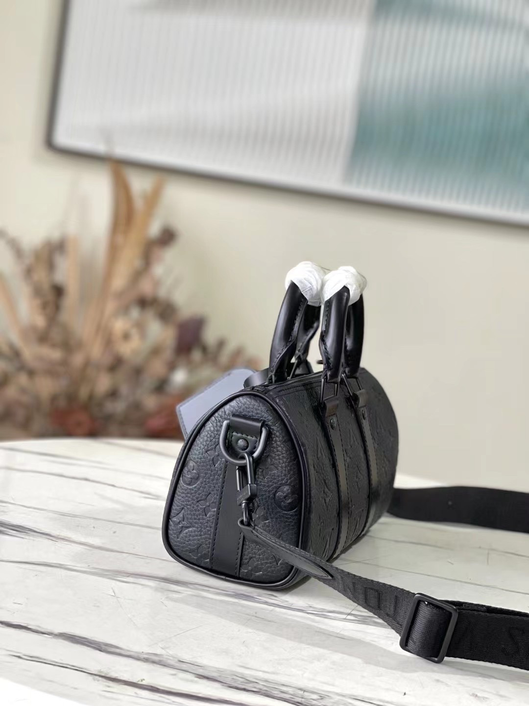 L0vis Vvtt0n Keepall Bandoulière 25 M20900 9.8 x 5.9 x 4.3 inches