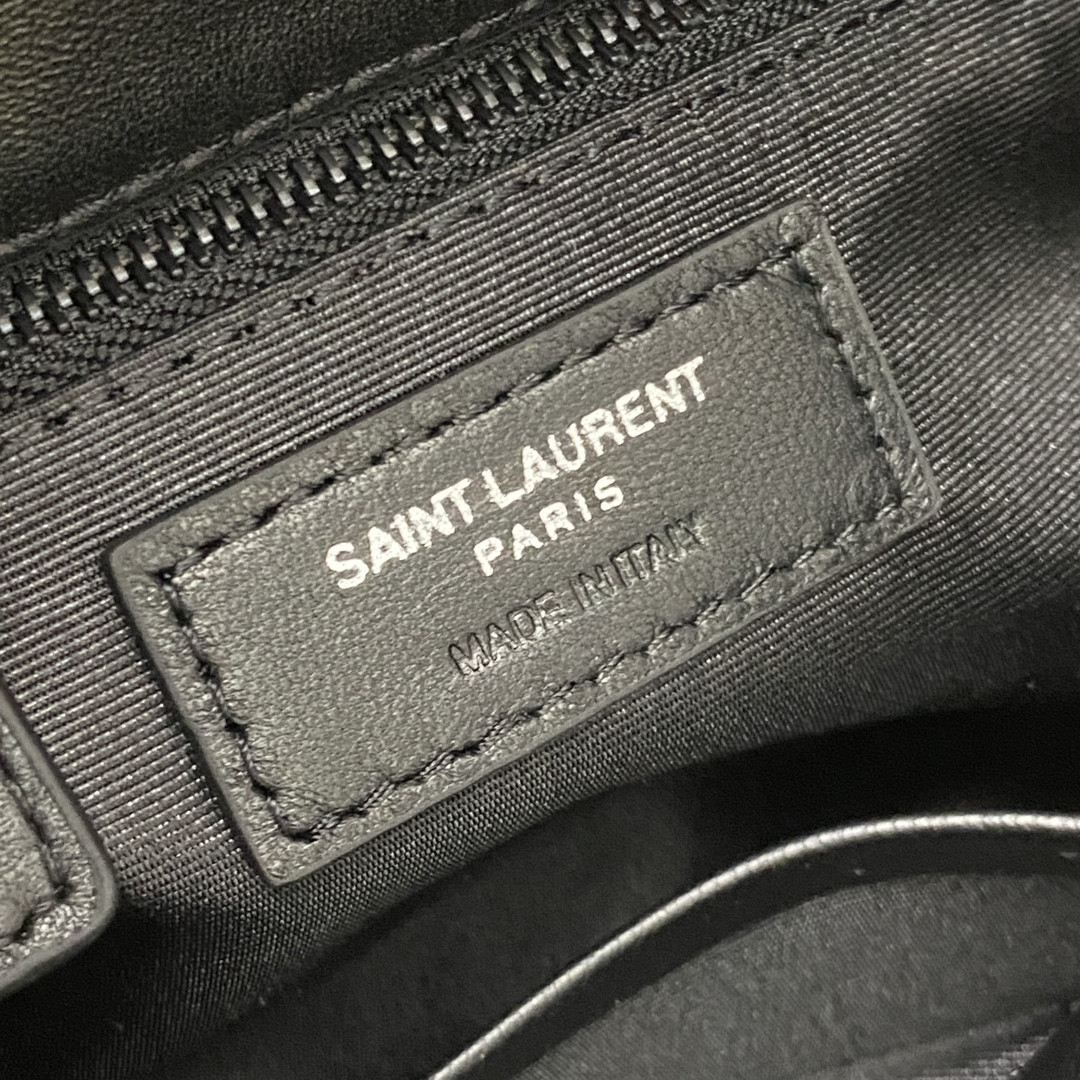 Y51 PUFFER IN LEATHER BLACK SILVER 23 X 15.5 X 5.8 CM