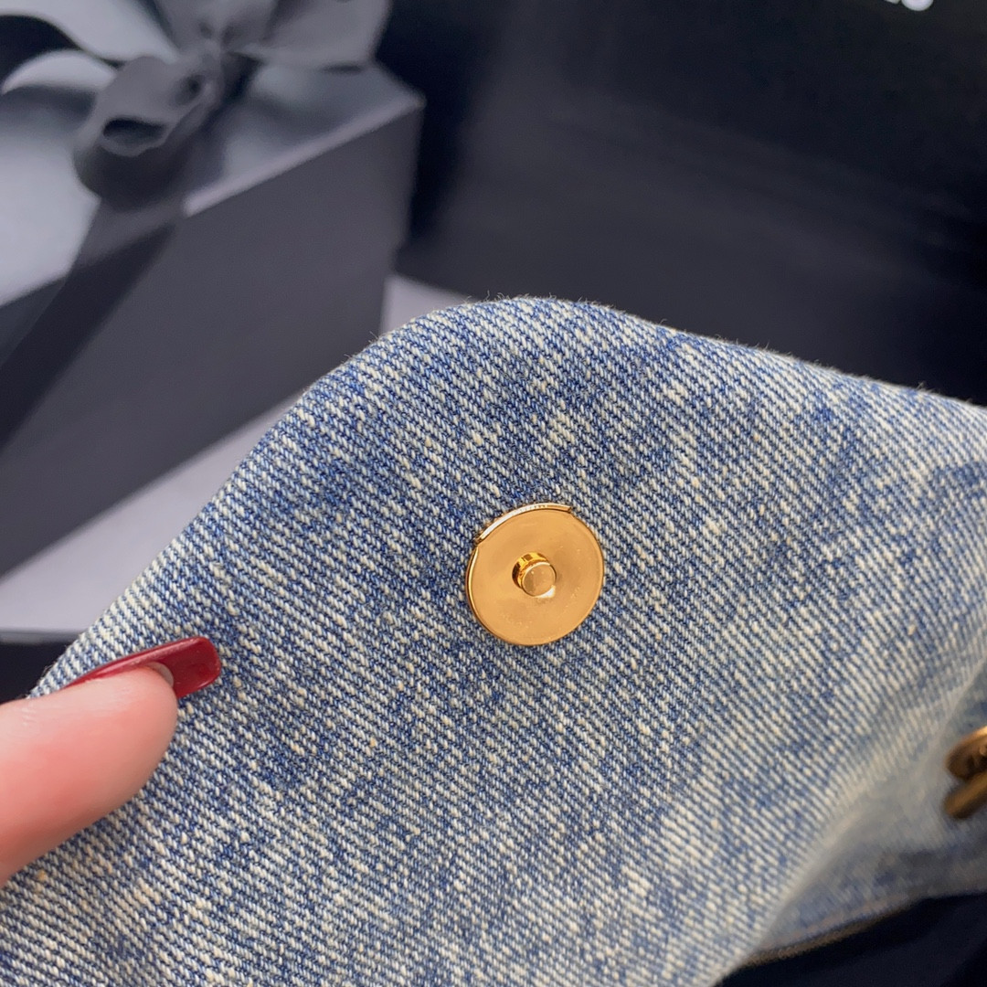 Y51 PUFFER IN SUEDE AND DENIM LIGHT BLUE 23 X 15.5 X 5.8 CM