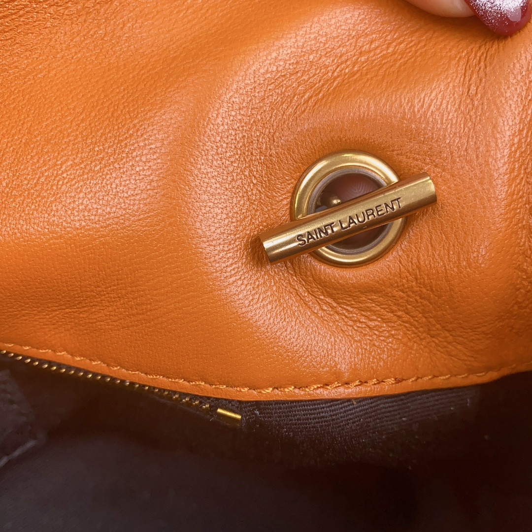 Y51 PUFFER IN LEATHER ORANGE 23 X 15.5 X 5.8 CM