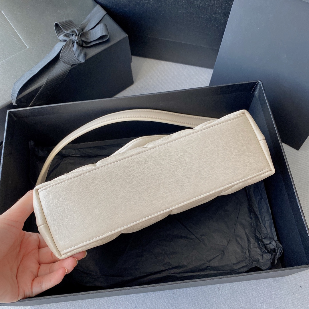 Y51 PUFFER IN LEATHER WHITE SILVER 23 X 15.5 X 5.8 CM