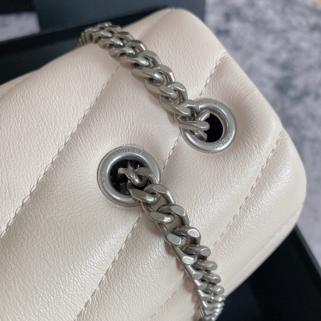 Y51 LOULOU SMALL IN QUILTED LEATHER WHITE 9 X 6.1 X 3.3 INCHES