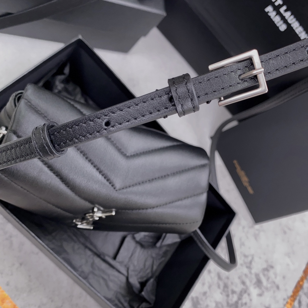 Y51 TOY LOULOU IN QUILTED LEATHER BLACK SILVER 7.9 X 5.5 X 3 INCHES