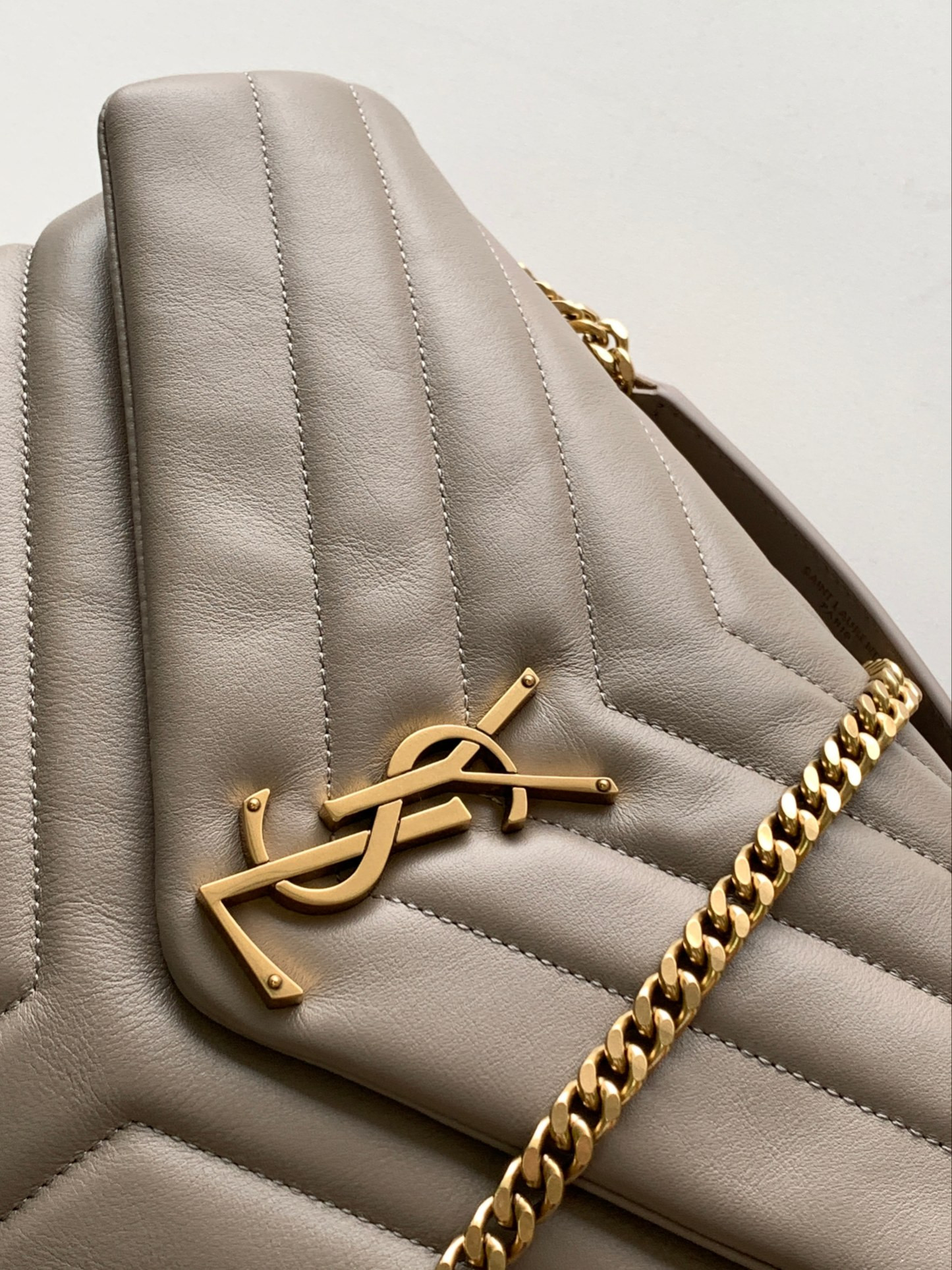 Y51 LOULOU MEDIUM IN QUILTED LEATHER GRAY 12.5 X 8.6 X 3.5 INCHES