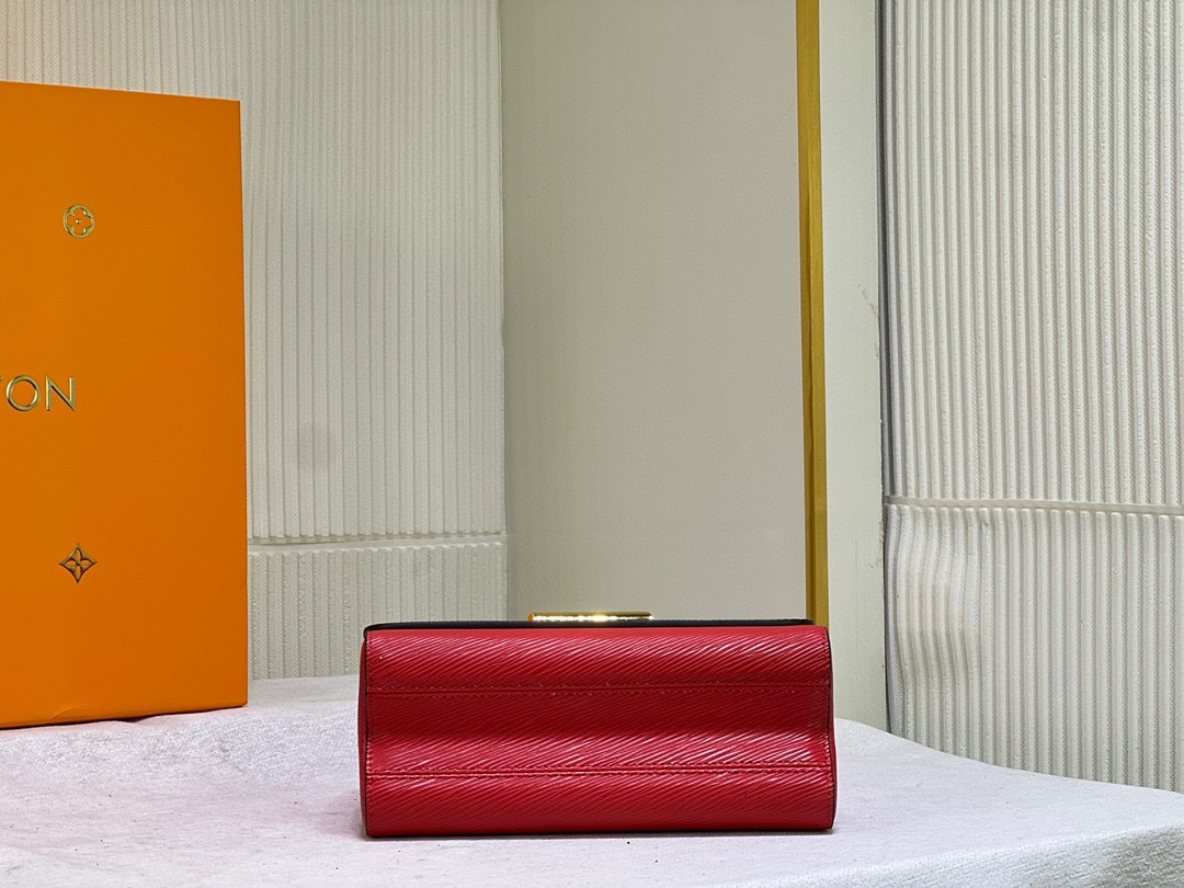 L0vis Vvtt0n Twist MM Red 9.1 x 6.7 x 3.7 inches