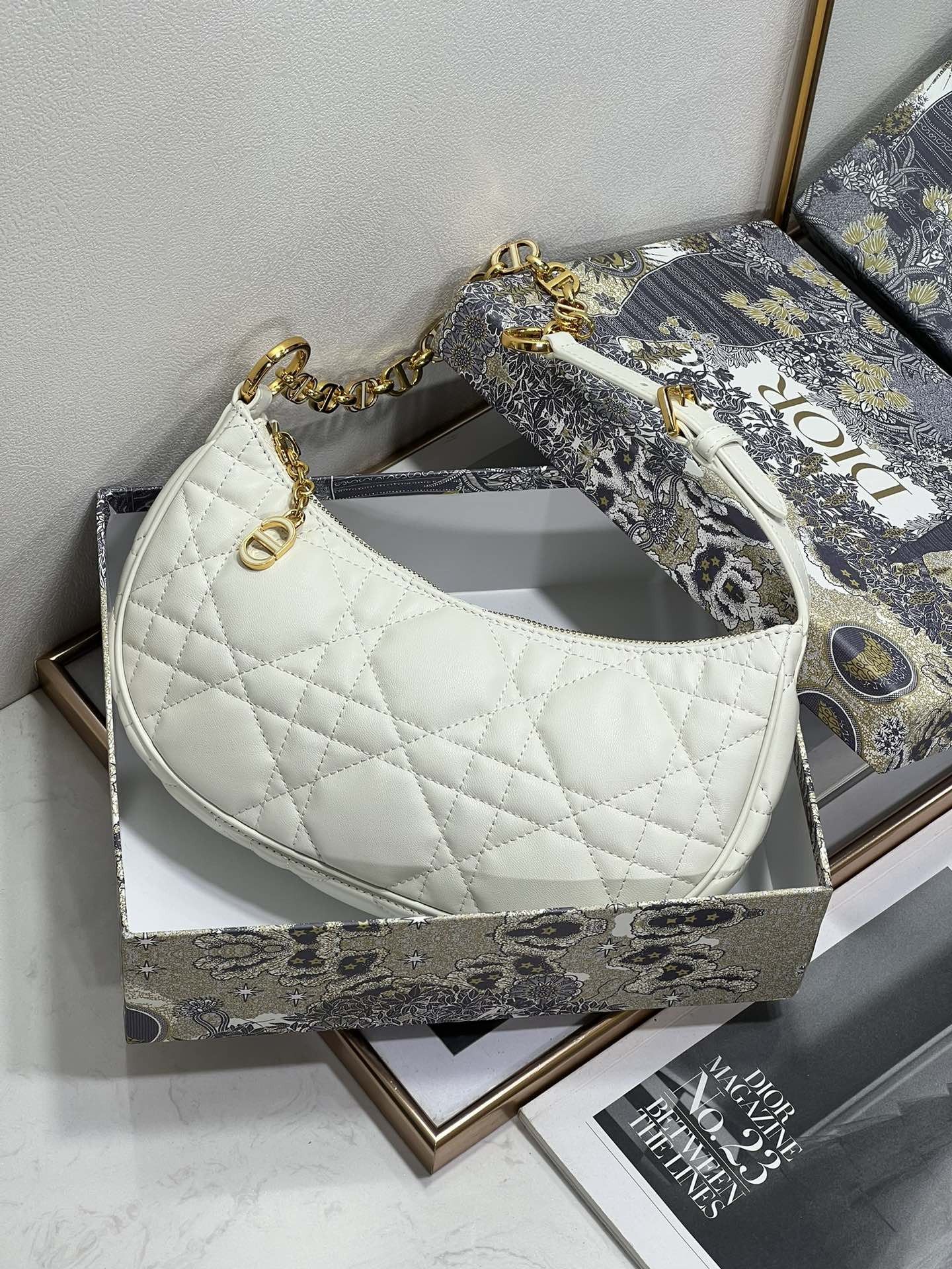 D10r CD Lounge bag white 26 x 15x 5.5 cm