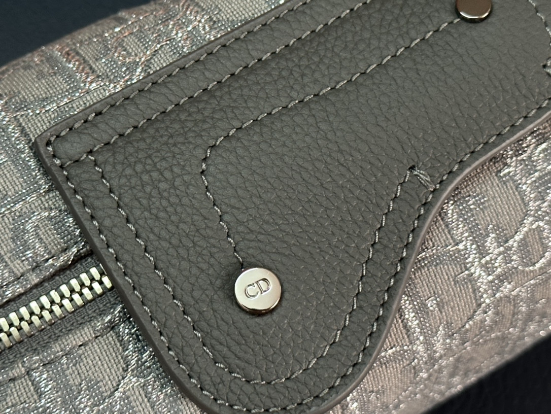 D10r Lingot Toiletry Bag gray white Oblique Mirage Technical Fabric 8.5 x 5 x 4 inches