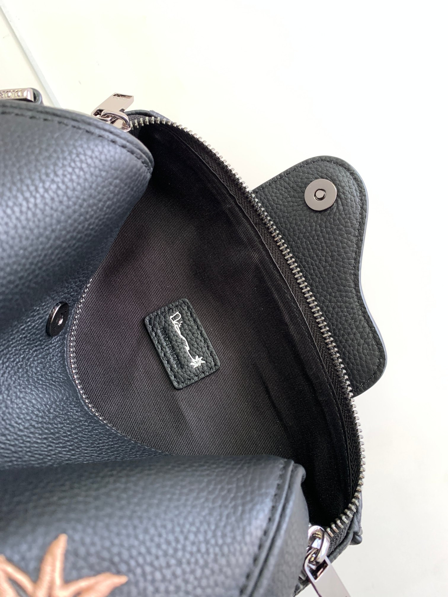 D10r Lingot Toiletry Bag GRAINED LEATHER BLACK Black Oblique Mirage Technical Fabric 8.5 x 5 x 4 inches