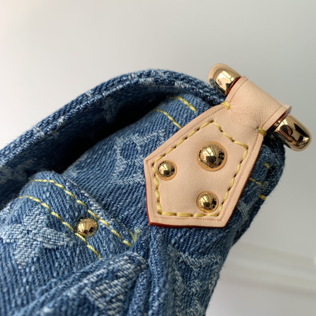 L0vis Vvtt0n M46829 Sunset 10.6 x 7.1 x 1.2 inches