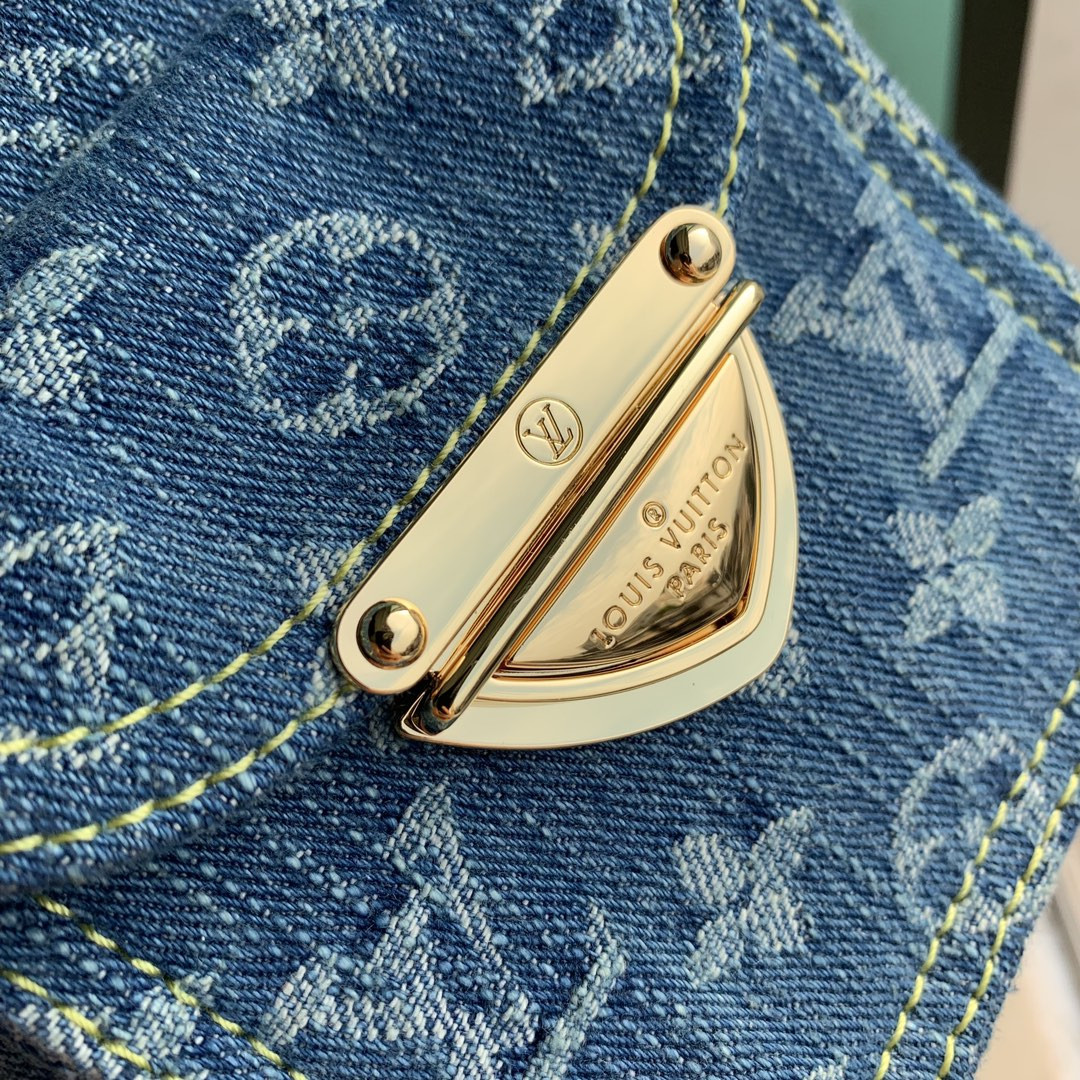 L0vis Vvtt0n M82948 Fairfax Pochette 5.5 x 7.1 x 1.1 inches