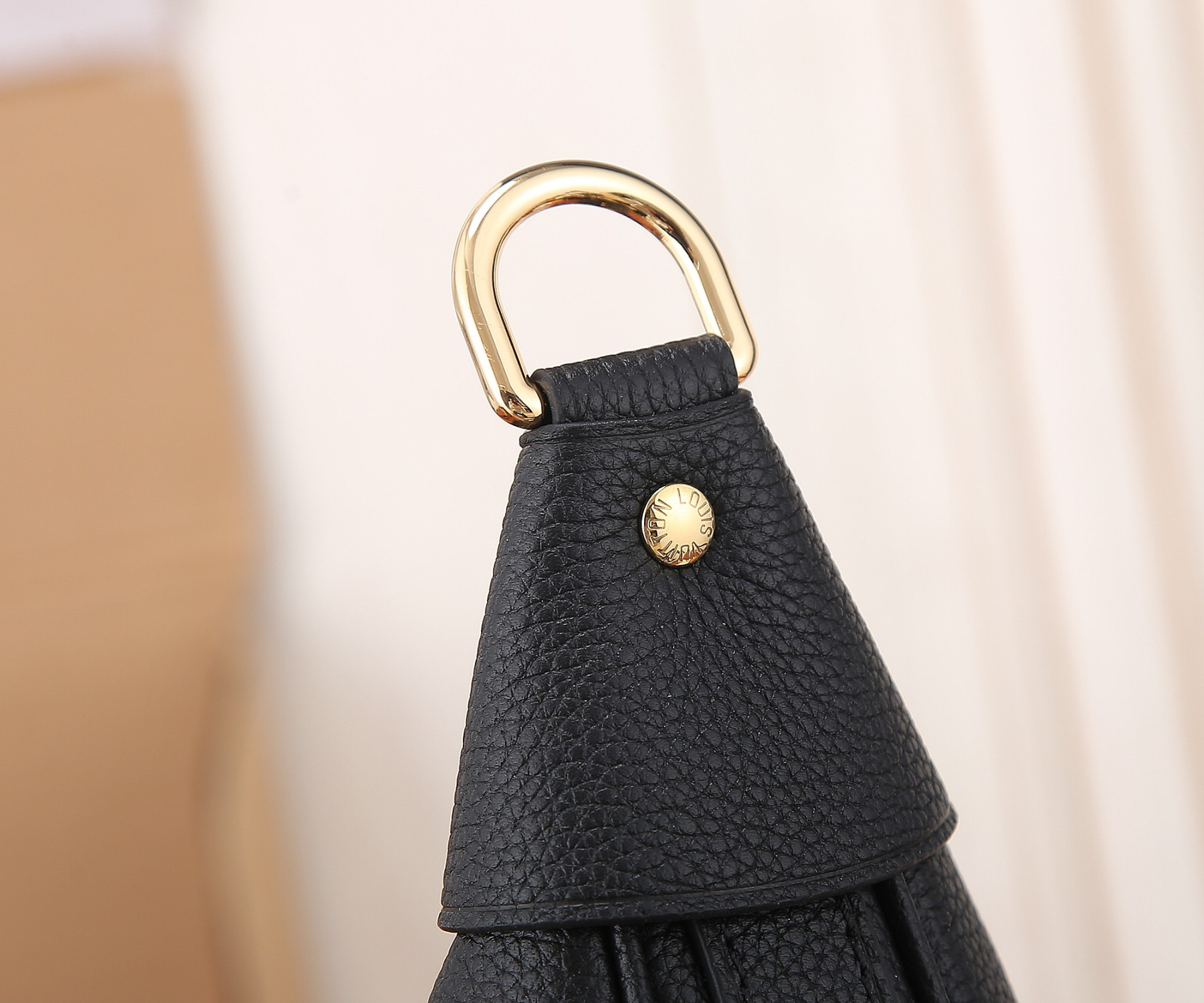 LV Loop Hobo M46725 15 x 10.2 x 3.9 inches