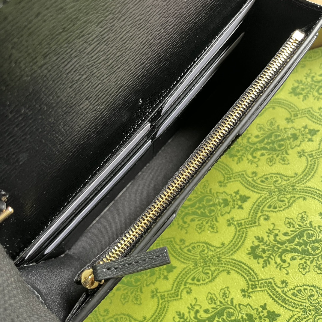 CHAIN WALLET WITH Gvc*1 SCRIPT BLACK 7.8"W x 5"H x 1.6"D