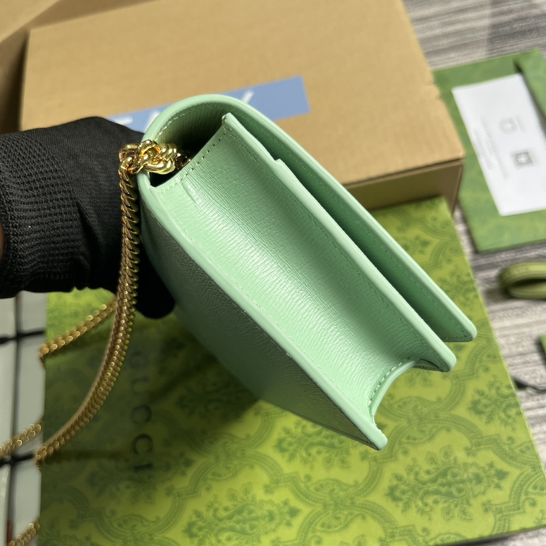 CHAIN WALLET WITH Gvc*1 SCRIPT GREEN 7.8"W x 5"H x 1.6"D