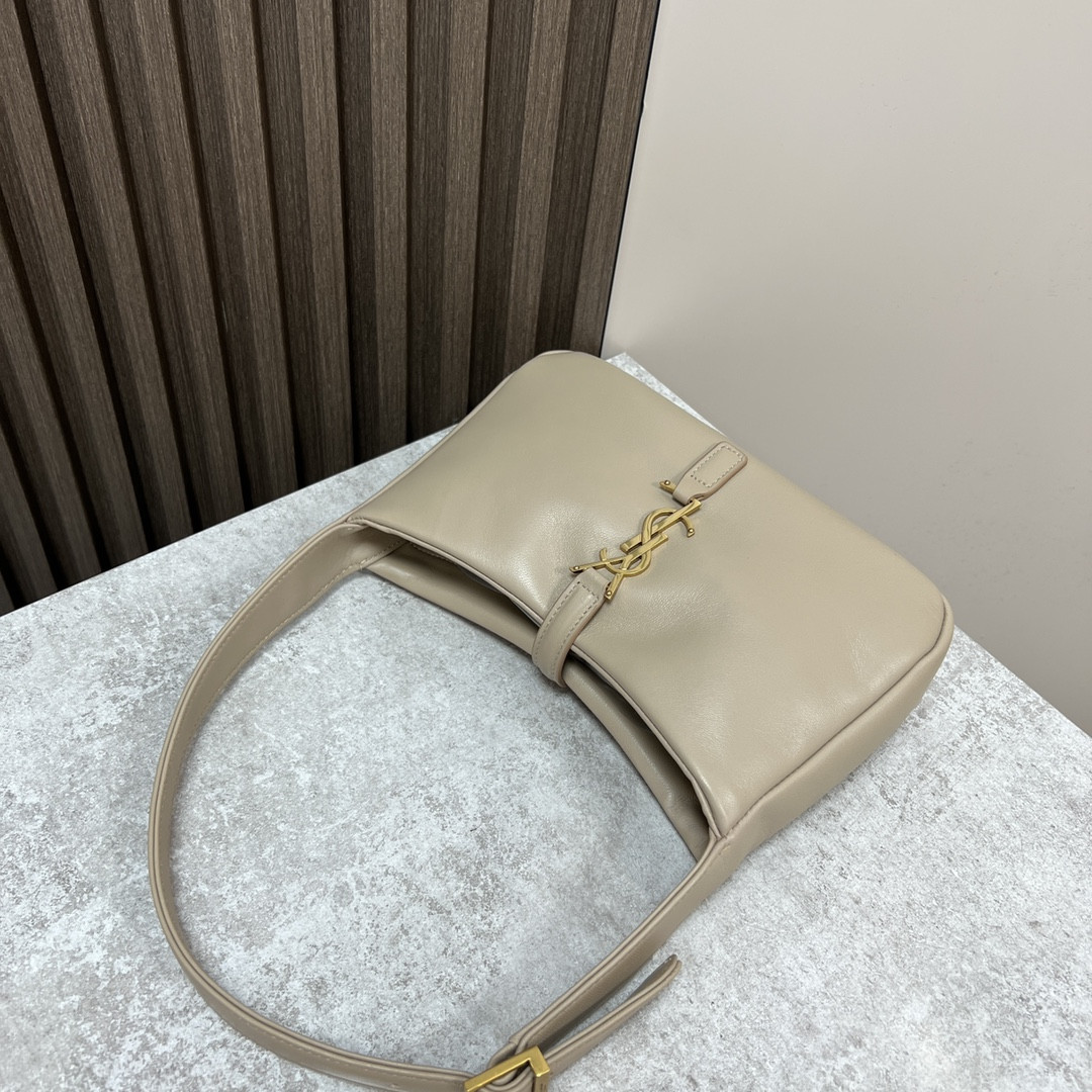 Y51 LE 5 À 7 IN SMOOTH LAMBSKIN white 9 X 6.3 X 2.5 INCHES