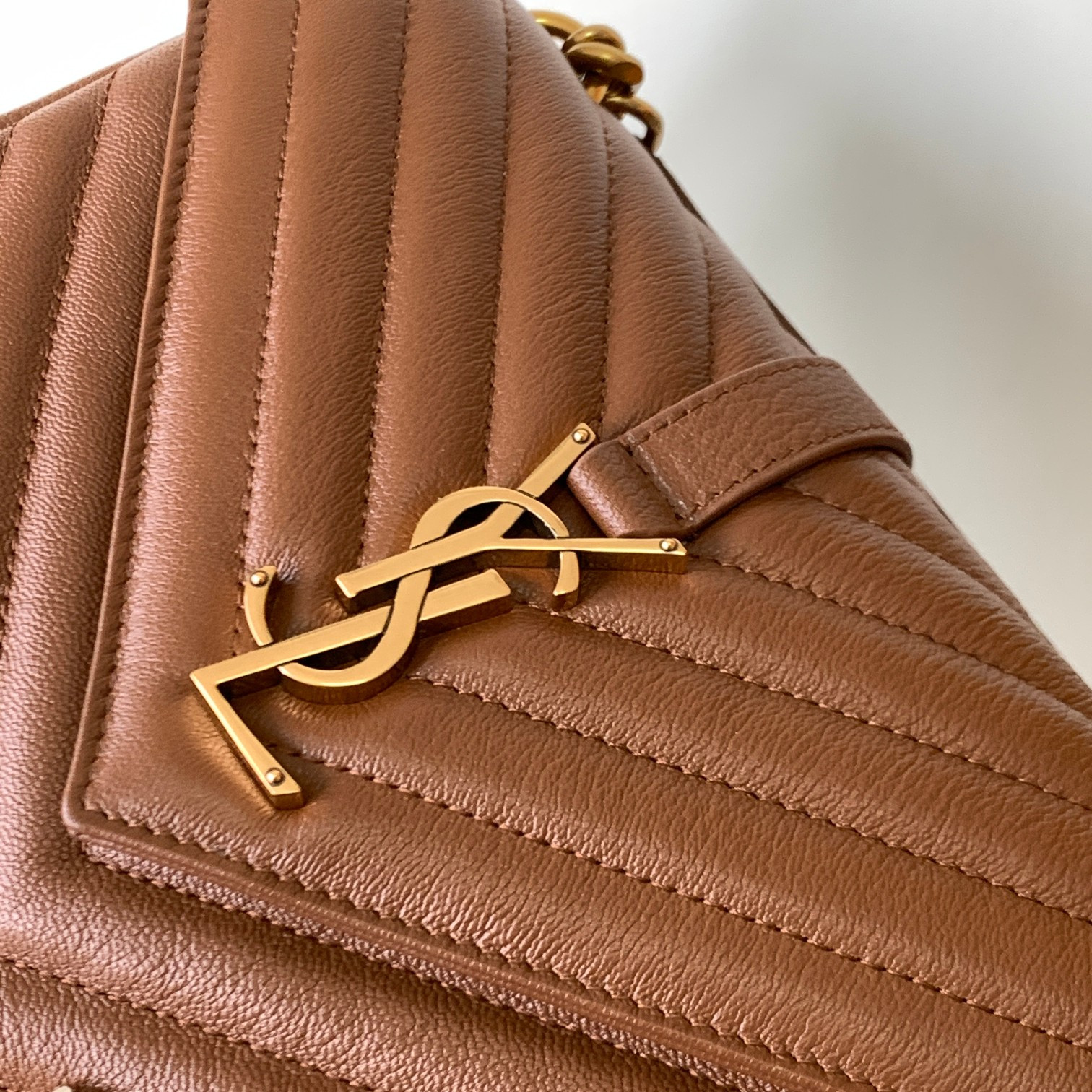 Y51 COLLEGE MEDIUM IN QUILTED LEATHER COFFEE 9.4 X 6.6 X 2.5 INCHES