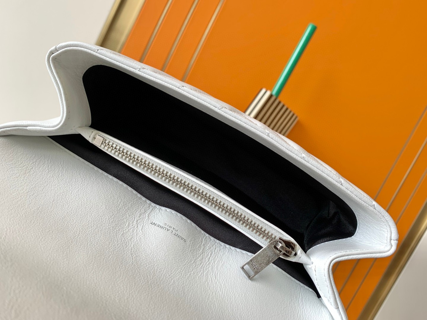 Y51 COLLEGE MEDIUM IN QUILTED LEATHER white silver 9.4 X 6.6 X 2.5 INCHES