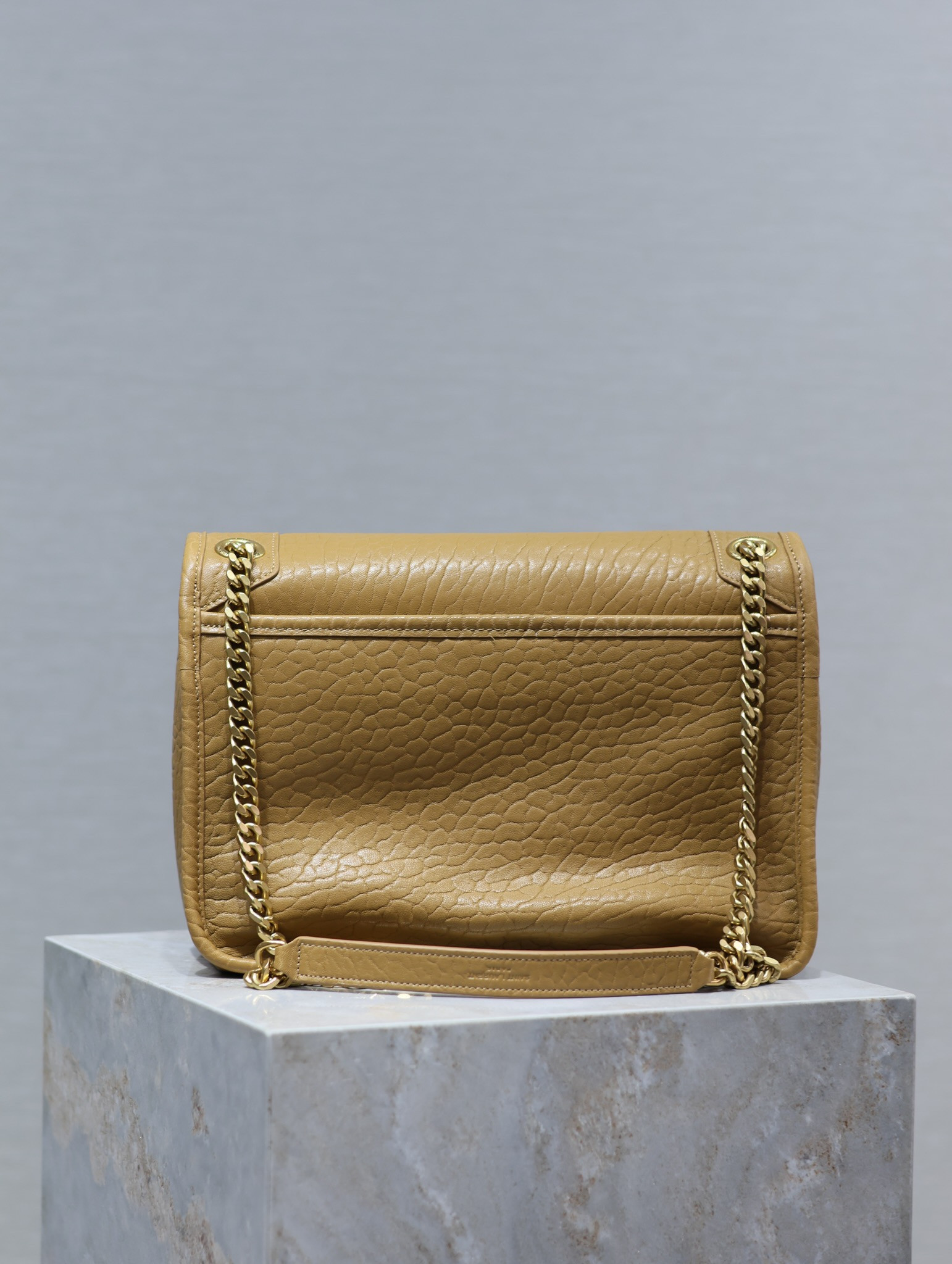 Y51 NIKI MEDIUM IN VINTAGE LEATHER DARK CORK 11 X 7.8 X 3.3 INCHES