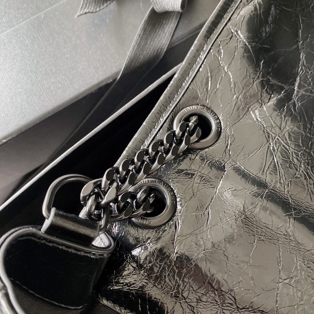 Y51 NIKI MEDIUM IN VINTAGE LEATHER ALL BLACK 11 X 7.8 X 3.3 INCHES