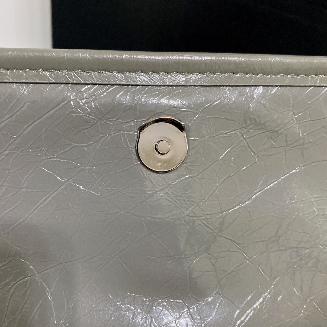 Y51 NIKI BABY IN VINTAGE LEATHER STORM 8.2 X 6 X 2.9 INCHES