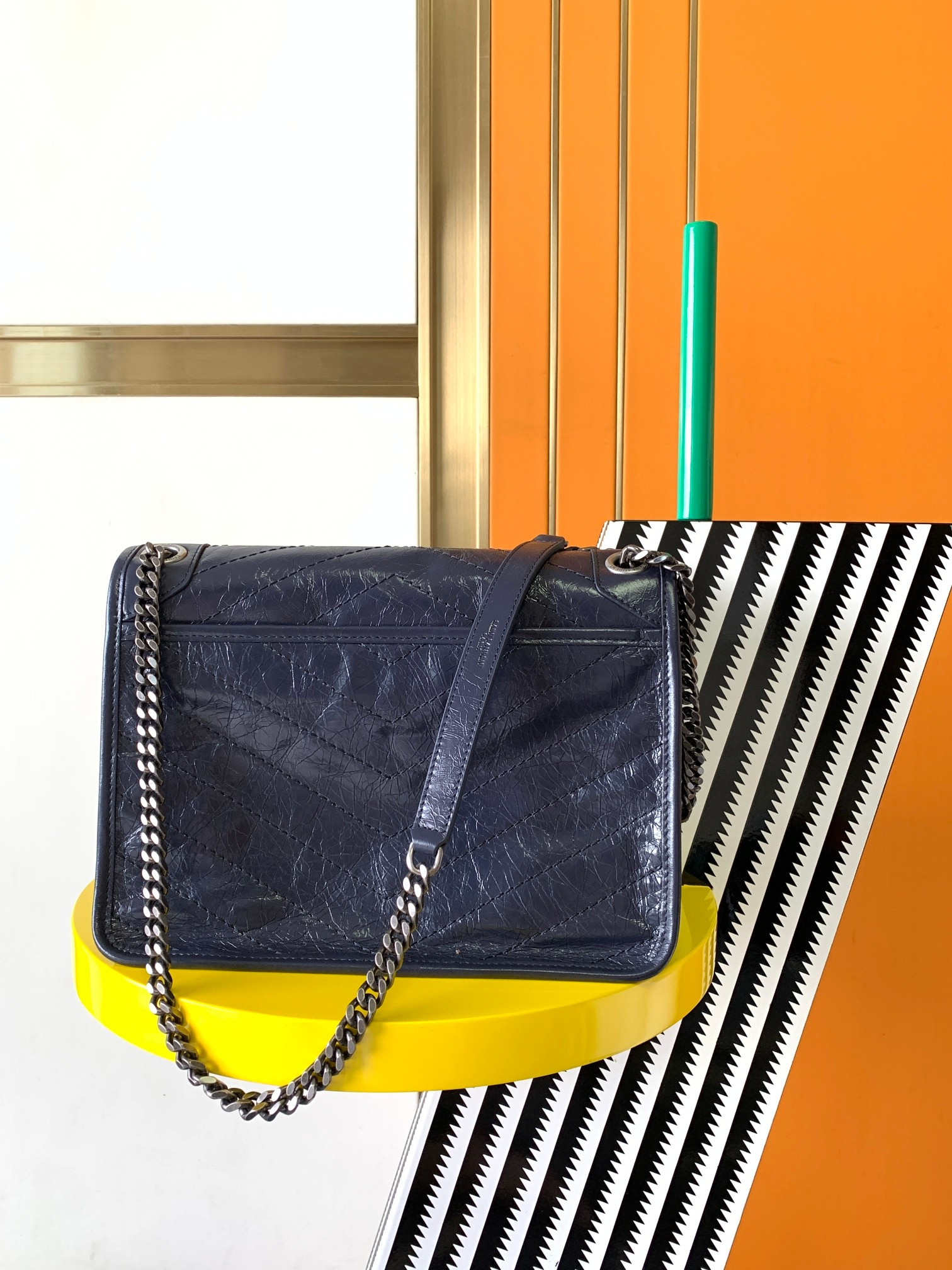 Y51 NIKI MEDIUM IN VINTAGE LEATHER navy 11 X 7.8 X 3.3 INCHES