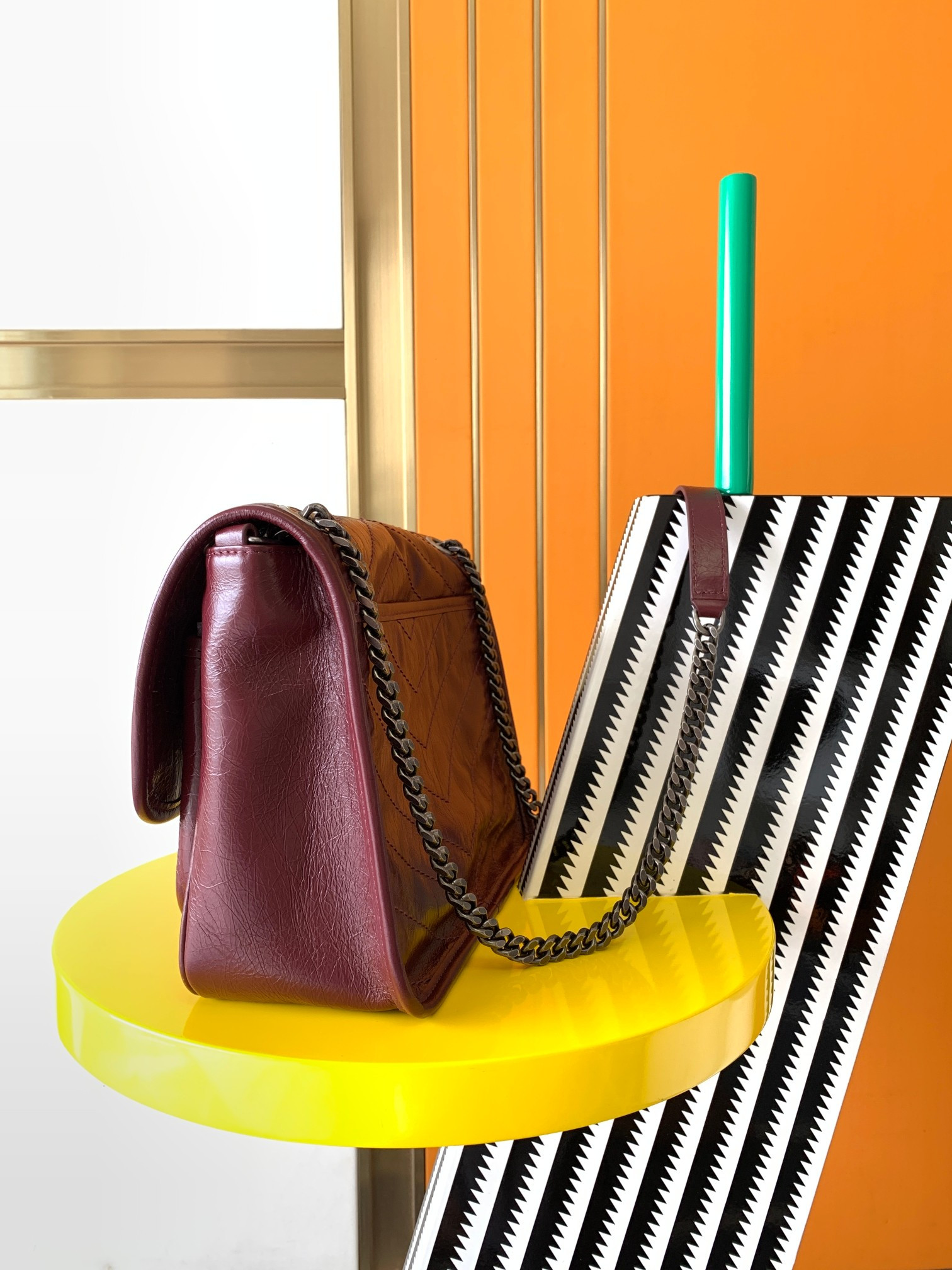 Y51 NIKI MEDIUM IN VINTAGE LEATHER RED 11 X 7.8 X 3.3 INCHES