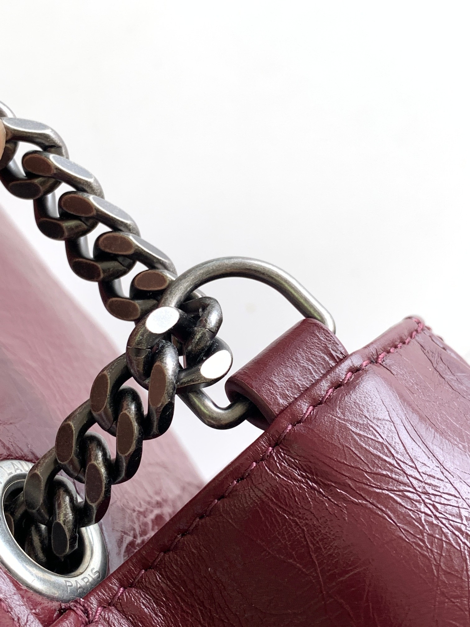 Y51 NIKI MEDIUM IN VINTAGE LEATHER RED 11 X 7.8 X 3.3 INCHES