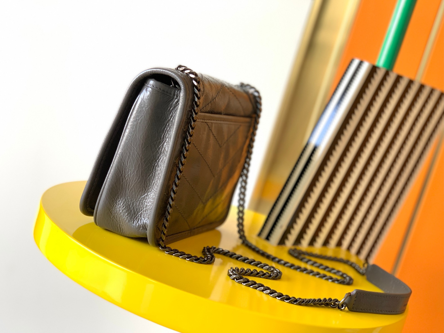 Y51 NIKI CHAIN WALLET IN SHINY LEATHER GRAY 19 x 15 x 6 CM