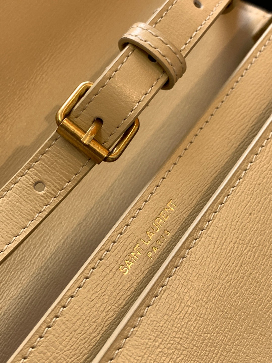 Y51 SUNSET LARGE IN SMOOTH LEATHER BEIGE 10.6 X 7 X 3.1 INCHES