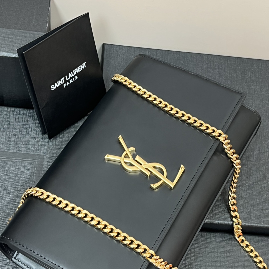 Y51 KATE MEDIUM IN SMOOTH LEATHER BLACK 9.4 X 5.7 X 2.1 INCHES