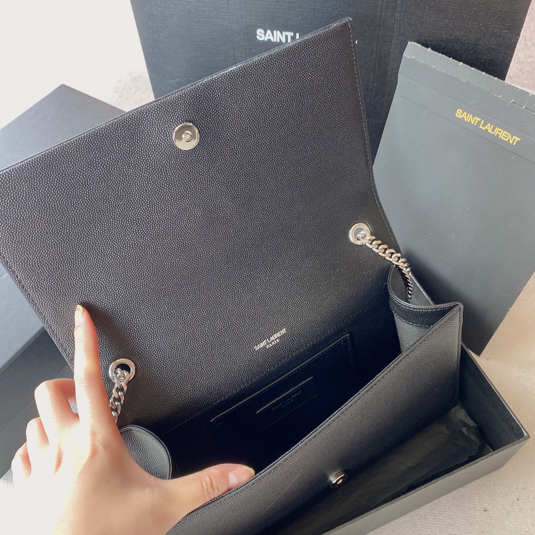 Y51 KATE MEDIUM IN GRAIN DE POUDRE EMBOSSED LEATHER BLACK SILVER 9.4 X 5.7 X 2.1 INCHES