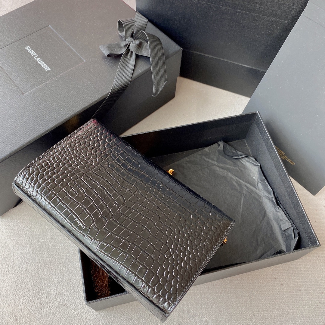 Y51 KATE SMALL IN GRAIN DE POUDRE EMBOSSED LEATHER BLACK 7.8 X 4.9 X 1.9 INCHES