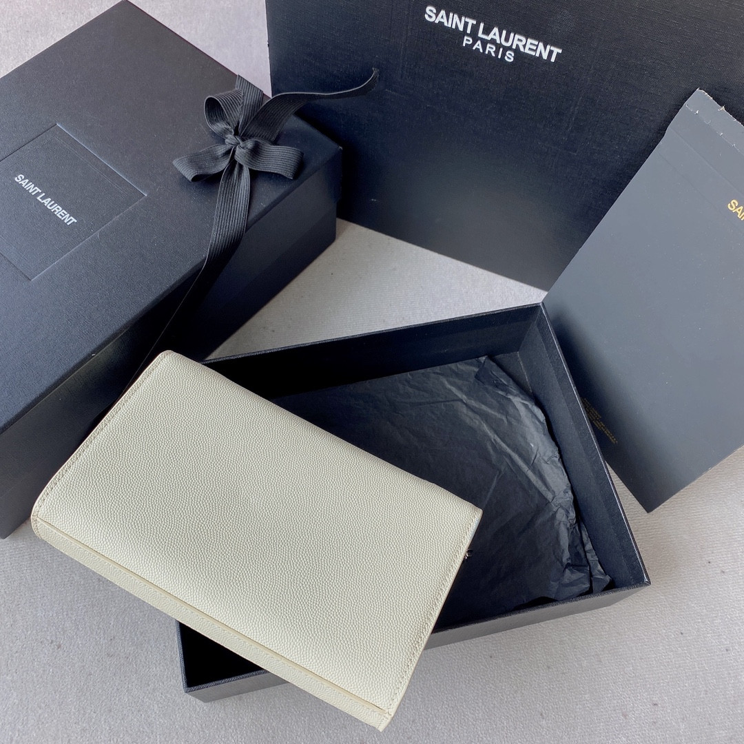 Y51 KATE SMALL IN GRAIN DE POUDRE EMBOSSED LEATHER WHITE SILVER 7.8 X 4.9 X 1.9 INCHES