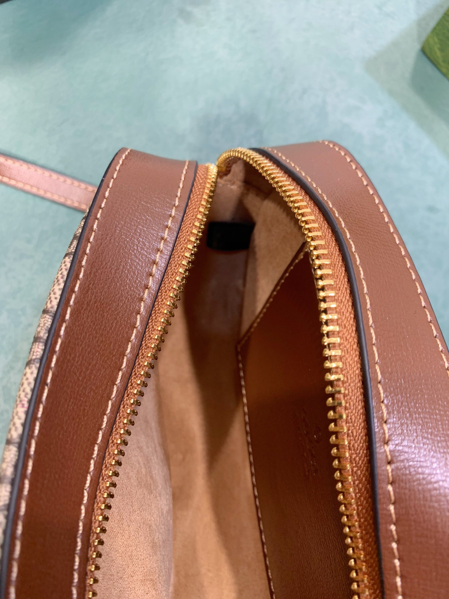 Gvc*1 HORSEBIT 1955 SMALL SHOULDER BAG Beige and ebony 7.9"W x 5.1"H x 2.4"D