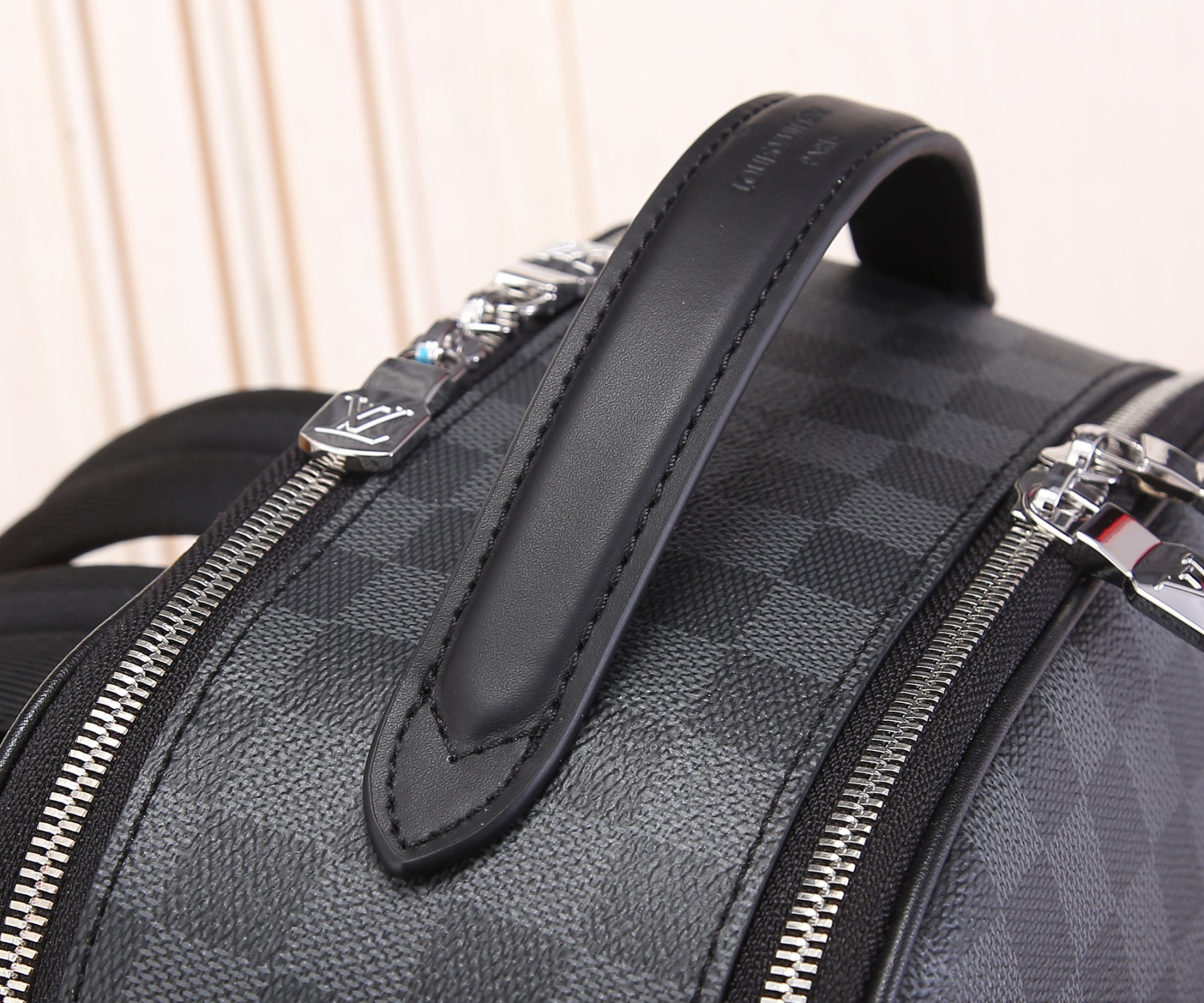 L0vis Vvtt0n N40499 Avenue Backpack 40 x 31 x 15 cm