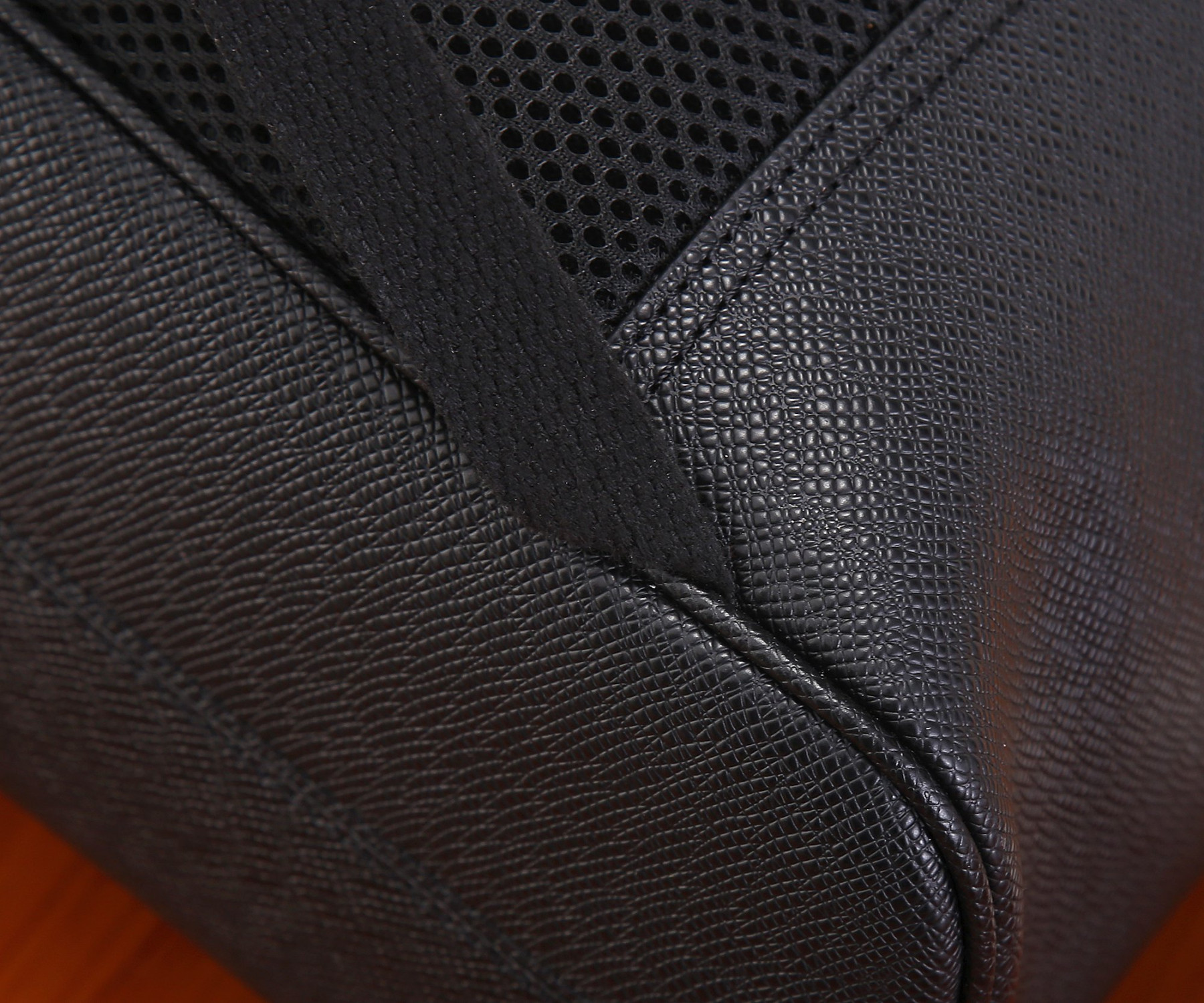 L0vis Vvtt0n M30977 Avenue Backpack 40 x 31 x 15 cm