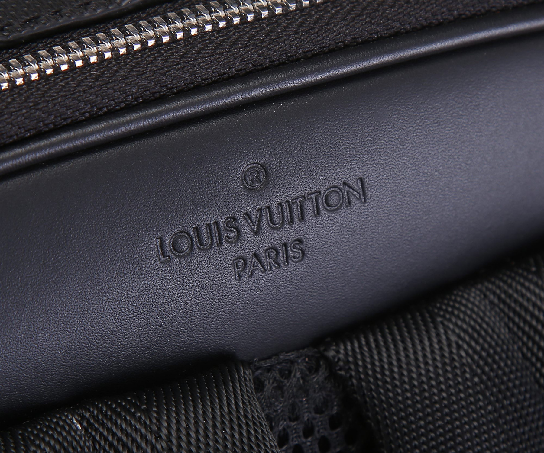 L0vis Vvtt0n N40501 Avenue Backpack 40 x 31 x 15 cm