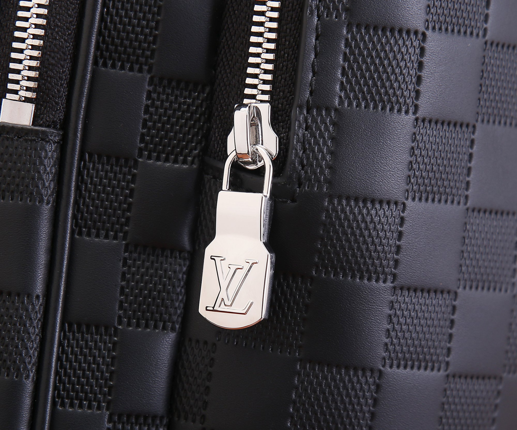 L0vis Vvtt0n N40501 Avenue Backpack 40 x 31 x 15 cm