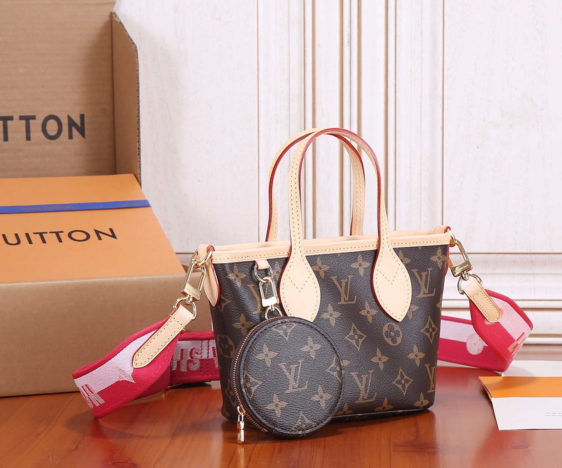 LV M46786 Neverfull BB 24 x 14 x 9 cm