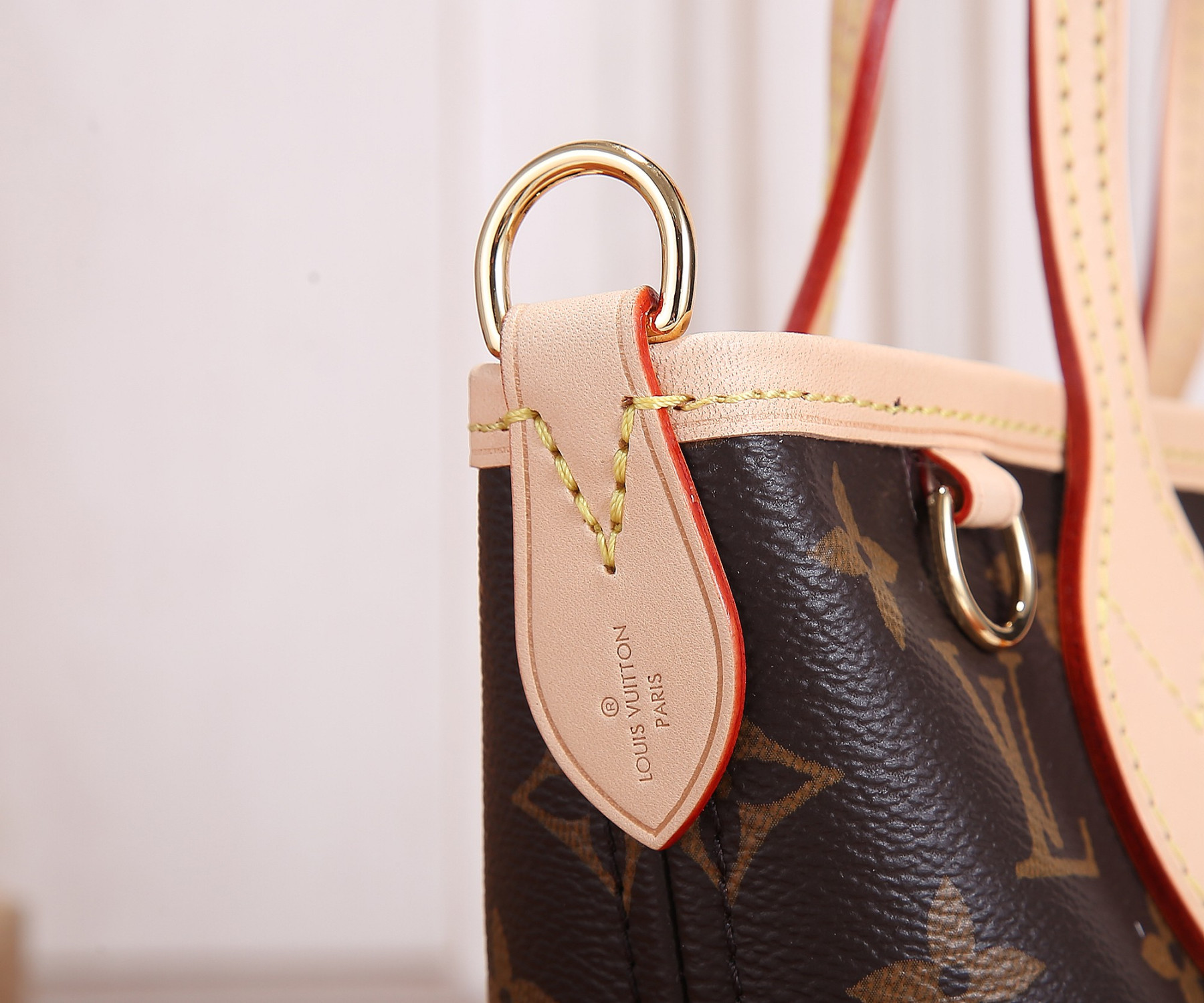 LV M46786 Neverfull BB 24 x 14 x 9 cm