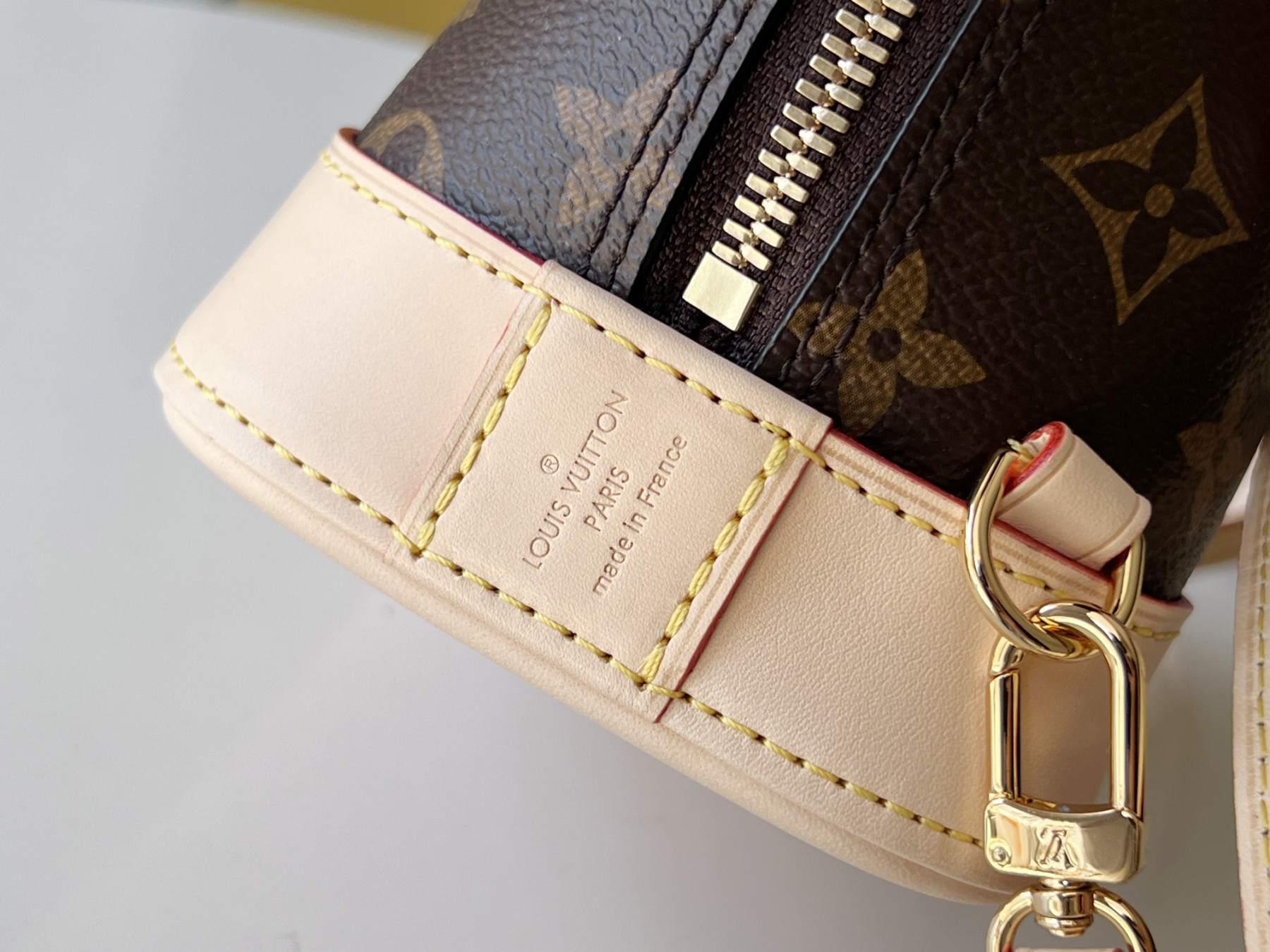 L0vis Vvtt0n M47132 Alma Backpack 15 x 20 x 10 cm