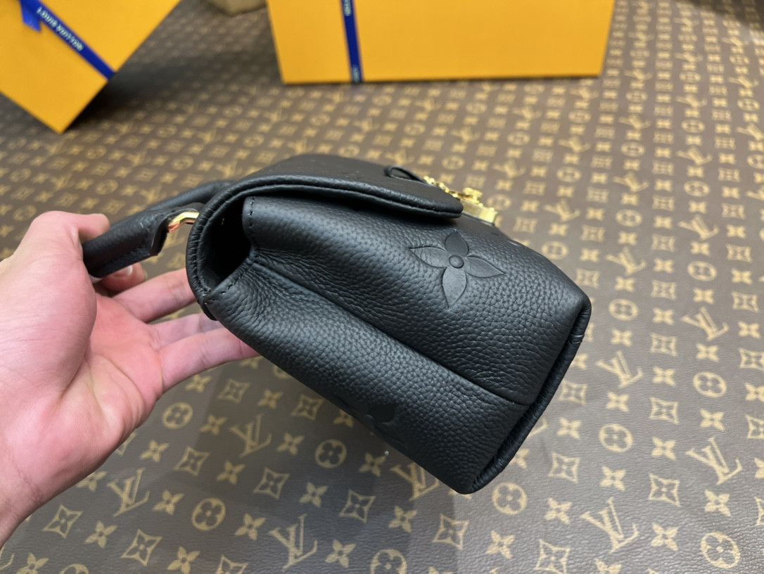 L0vis Vvtt0n M45977 Madeleine BB 9.4 x 6.7 x 3.3 inches