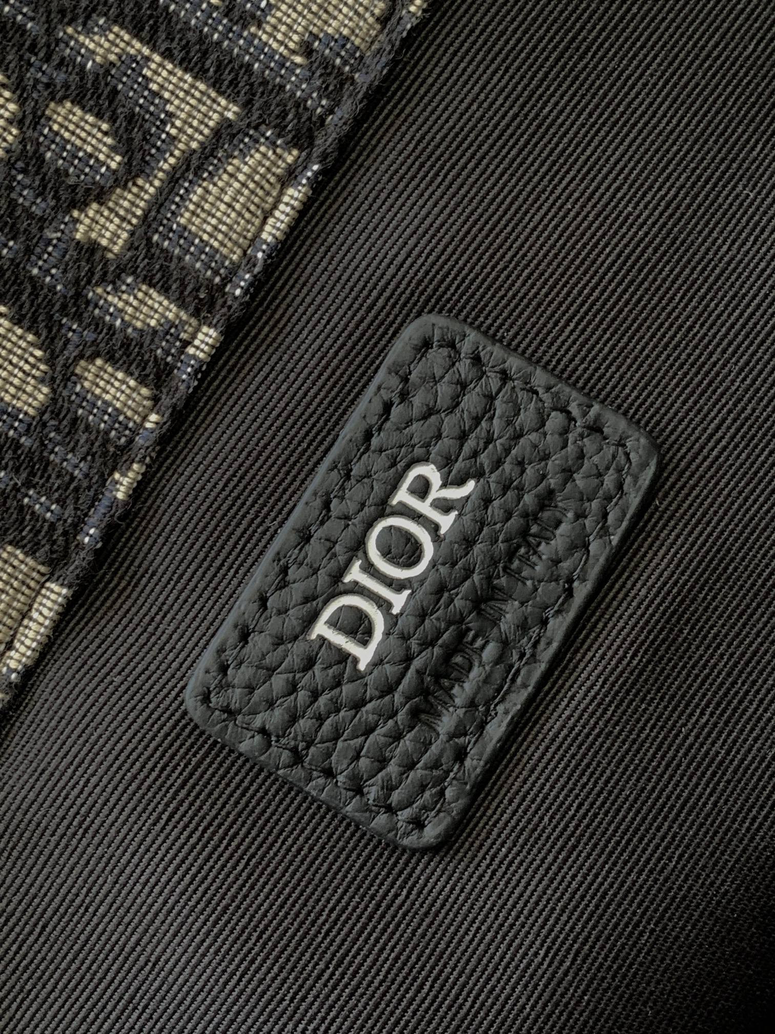 D10r Saddle Backpack 10.5 x 16 x 5.5 inches