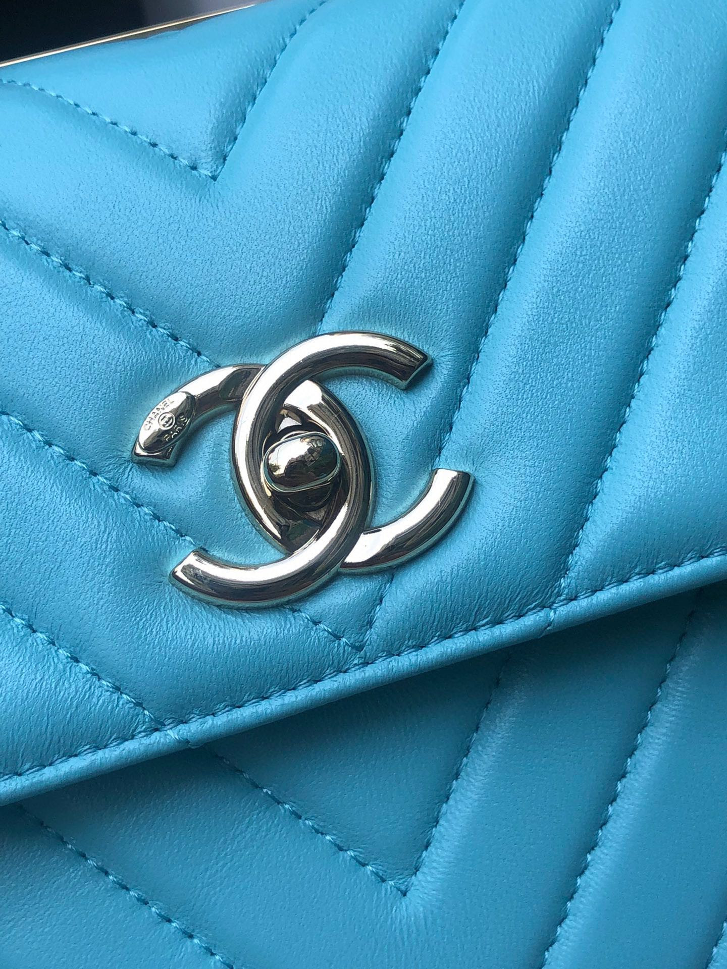 Ch**el FLAP BAG WITH TOP HANDLE 6.6 × 9.8 × 4.7 in