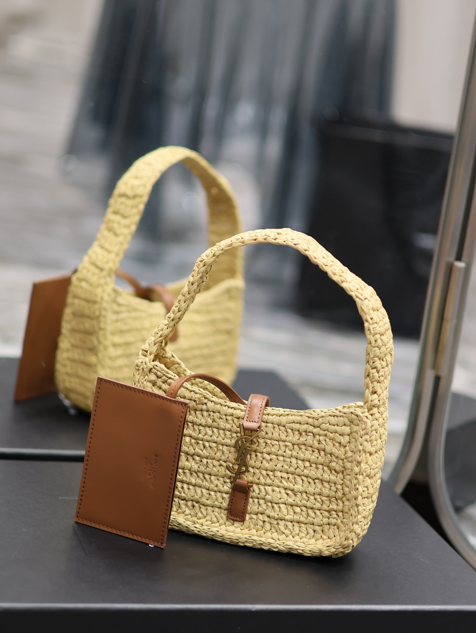 Y51 LE 5 À 7 MINI IN RAFFIA  Color Natural 7.5X4.5X1.8 INCHES