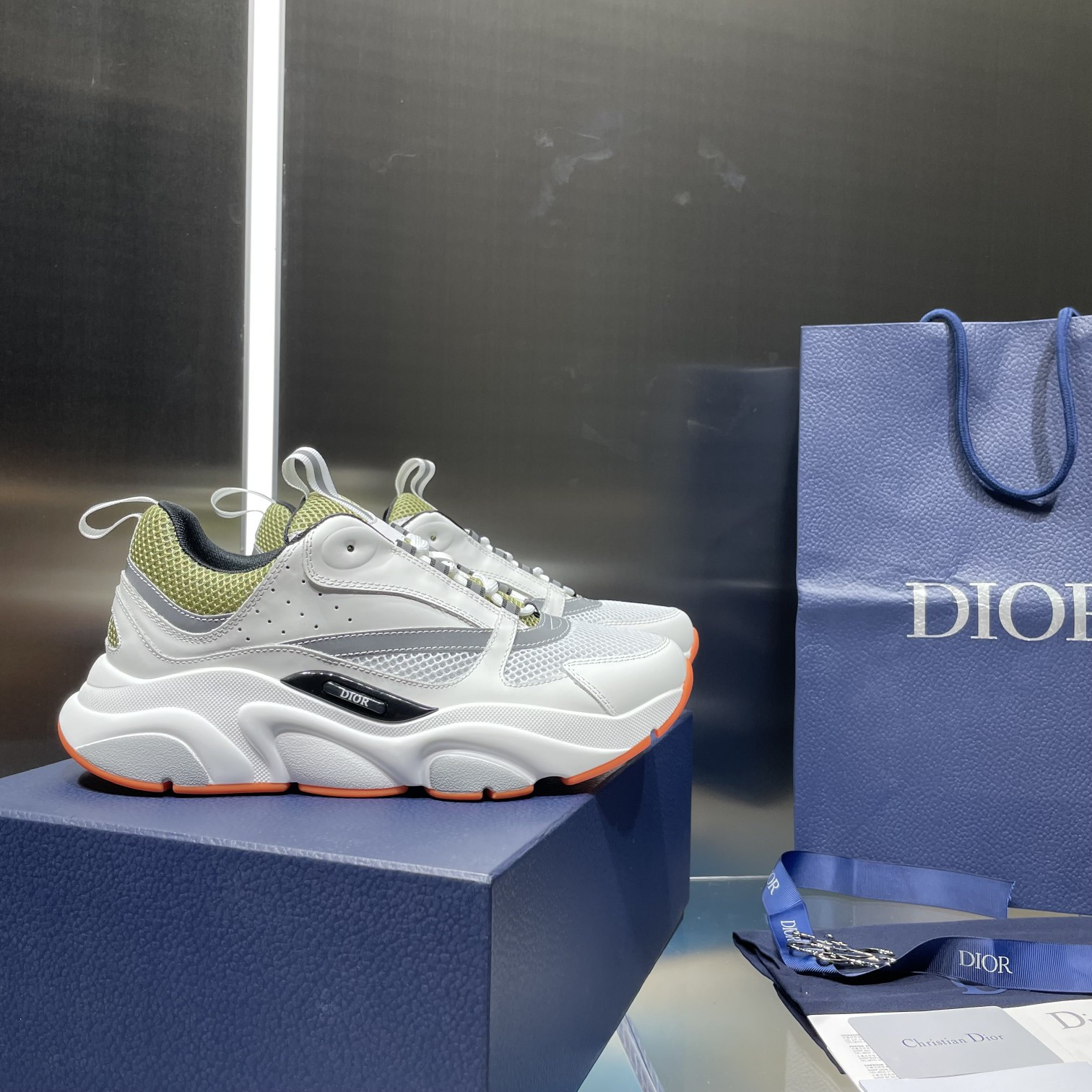 UA D10r B22 white and green Sneaker