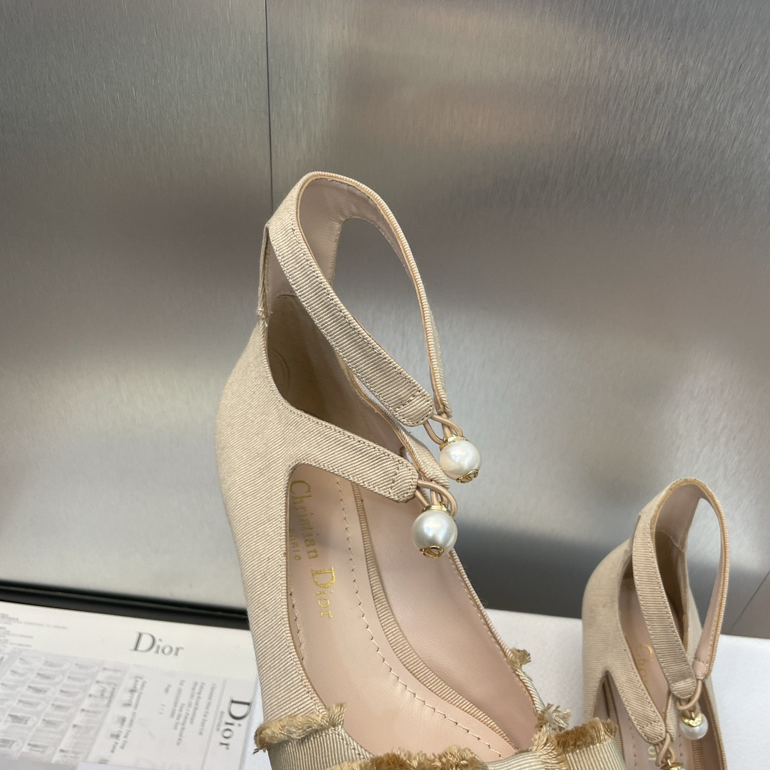 UA D10r AD10rable Pump