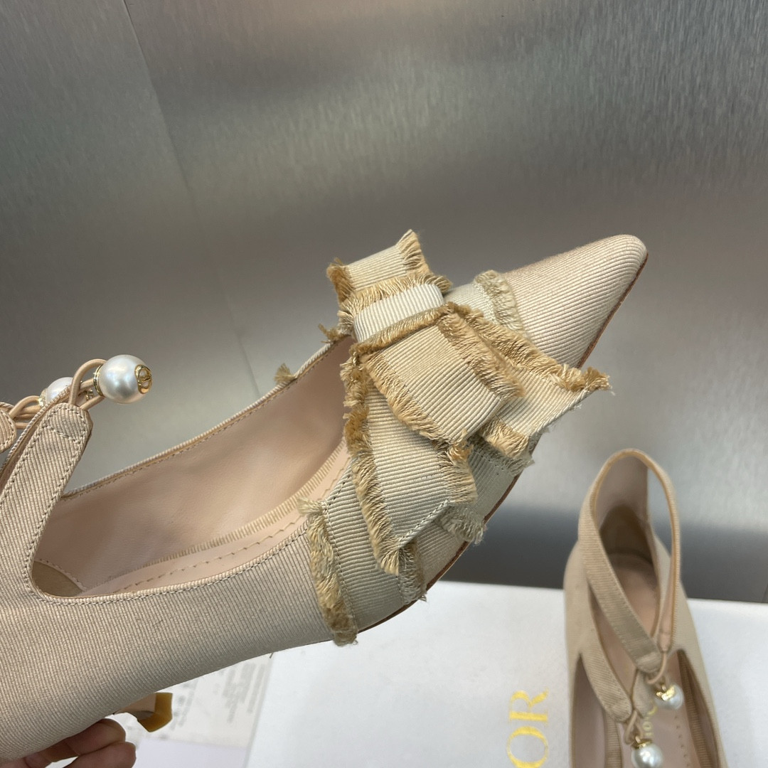 UA D10r AD10rable Pump