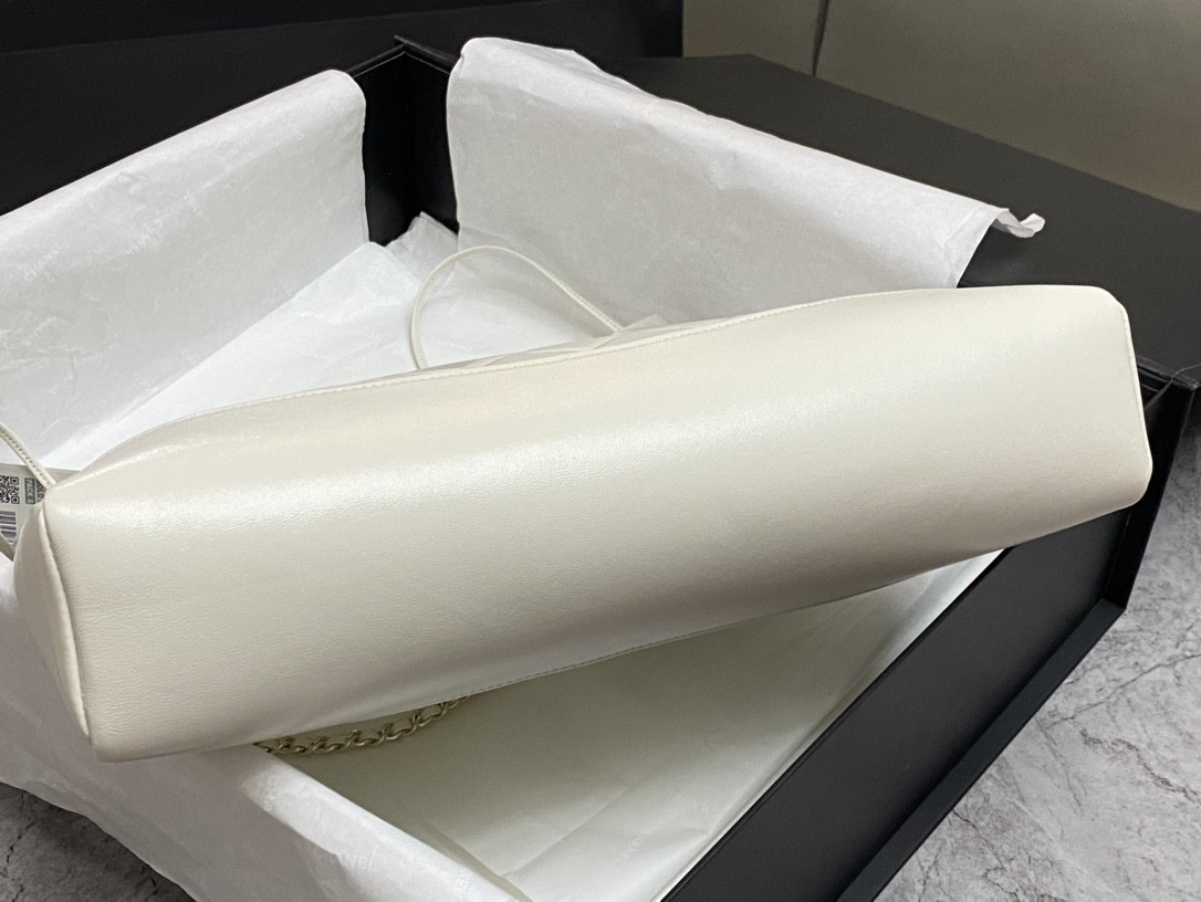 Ch**el  SHOPPING BAG Shiny Lambskin & Gold-Tone Metal 35x39x8cm